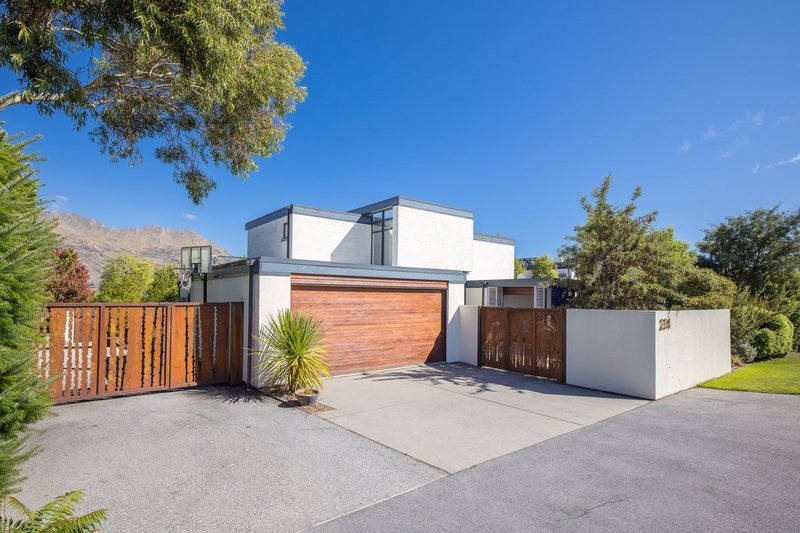 234 Beacon Point Road, Wānaka - Carousel 1