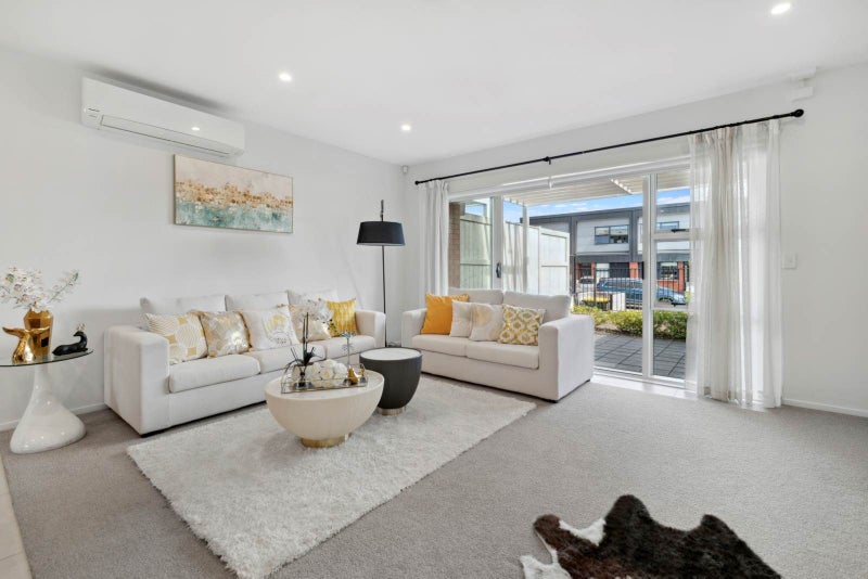 32 Brookview Drive, Flat Bush, Auckland - Carousel 1