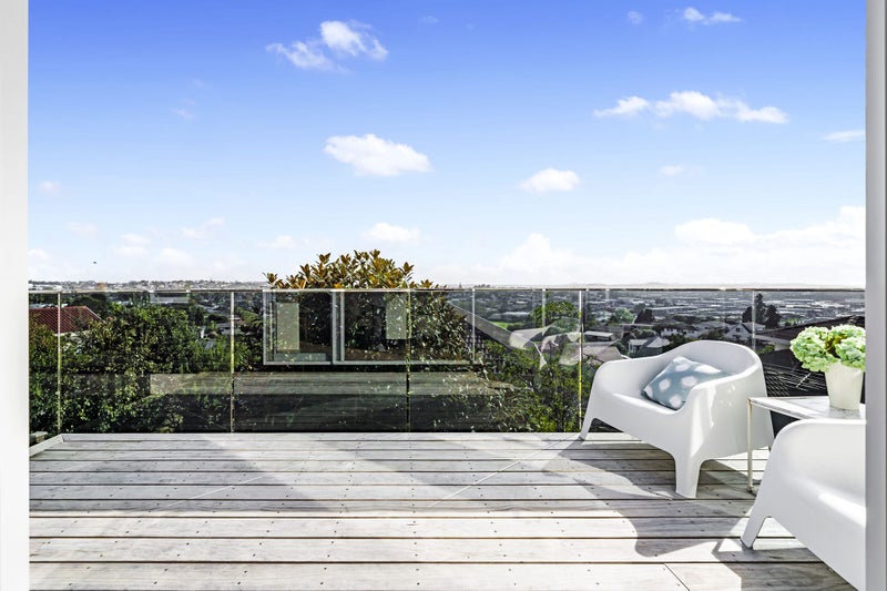 126E Coronation Road, Hillcrest, Auckland - Carousel 1