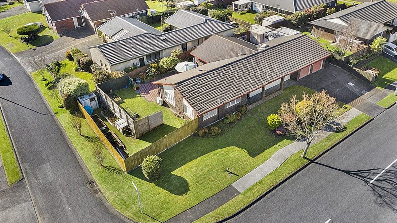 130 Walter Strevens Drive, Conifer Grove, Takanini - Carousel 2