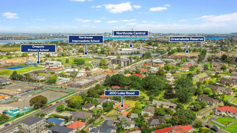 200 Lake Road, Northcote, Auckland - Carousel 1