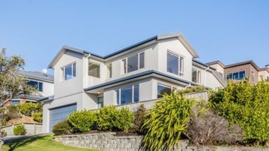 19 Aspiring Terrace, Aotea, Porirua - Carousel 1