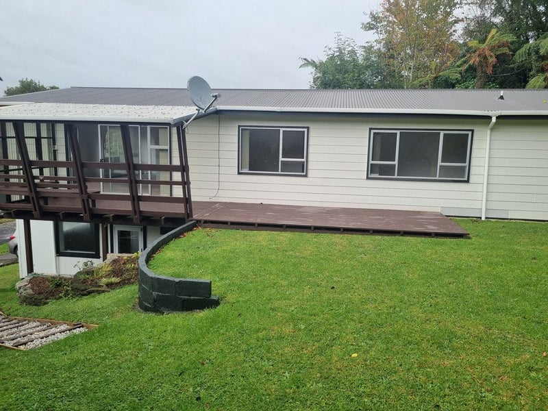 6 Waterloo Place, Westown, New Plymouth - Carousel 2