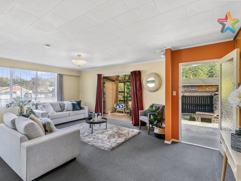 30 Akron Grove, Totara Park, Upper Hutt - Carousel 2