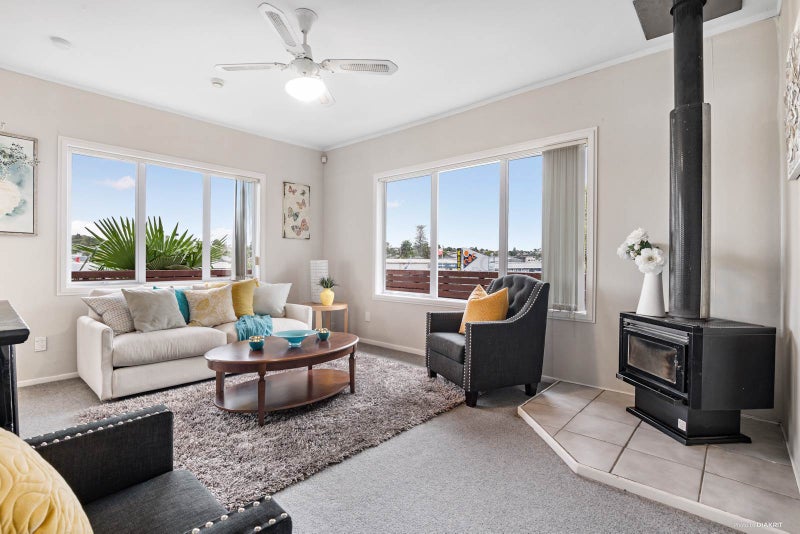 1/210 Moore Street, Howick, Auckland - Carousel 1