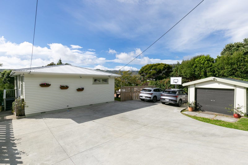 15 Chester Road, Tawa, Wellington - Carousel 13