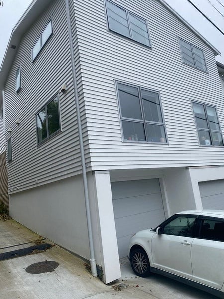 14C Prospect Terrace, Johnsonville, Wellington - Carousel 1