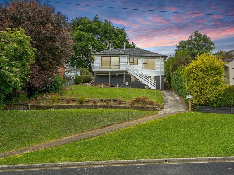 8 Quarry Road, Green Island, Dunedin - Carousel 1