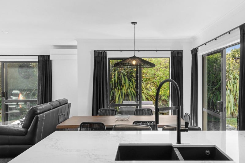 82 Nichol Street, Wanaka - Carousel 2