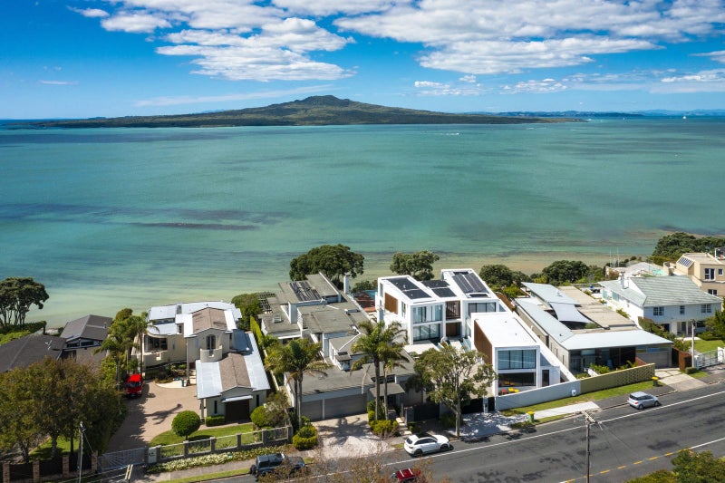 54 Seacliffe Avenue, Belmont, Auckland - Carousel 2