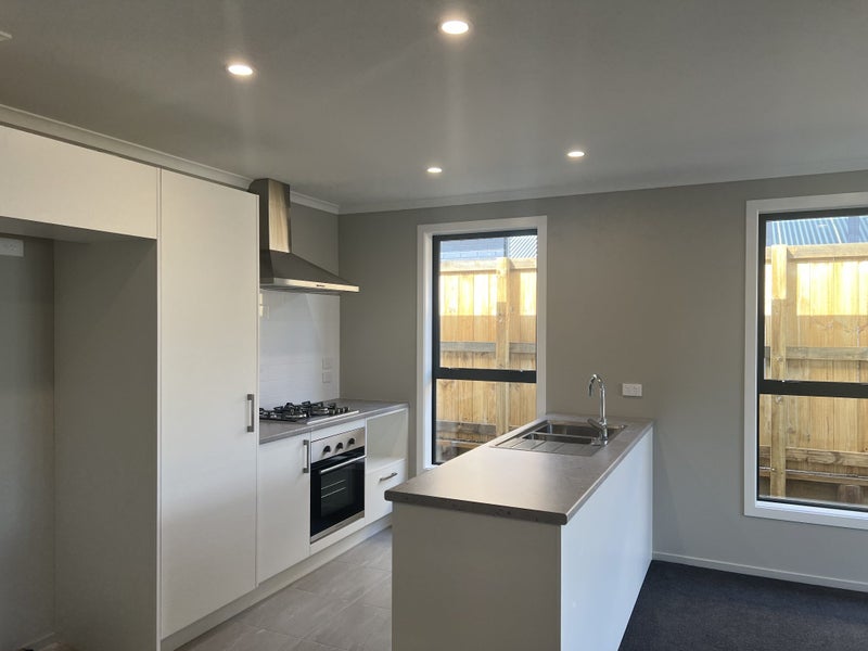 2/223 Baverstock Road, Grandview Heights, Hamilton - Carousel 2