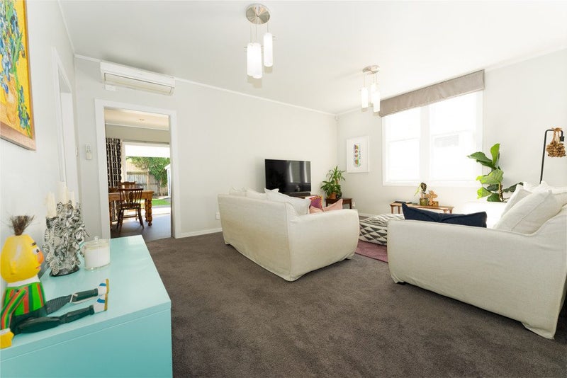 25 Riddlers Crescent, Petone, Lower Hutt - Carousel 2