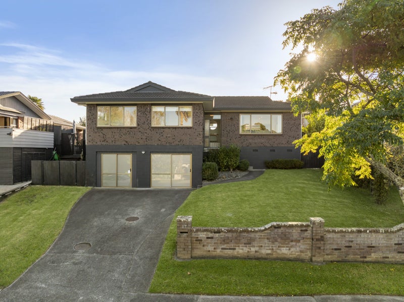 17 Imogene Way, Half Moon Bay, Auckland - Carousel 1