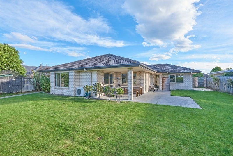 5 Te Pihopa Way, Aidanfield, Christchurch - Carousel 2