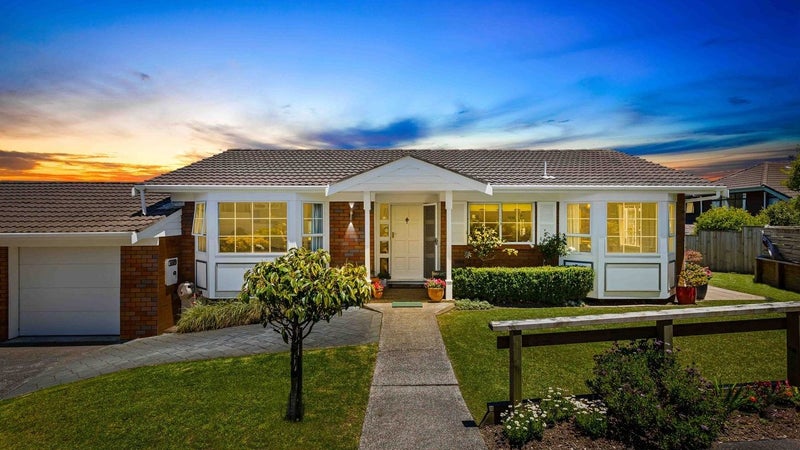 2/9 Richards Avenue, Forrest Hill, Auckland - Carousel 1