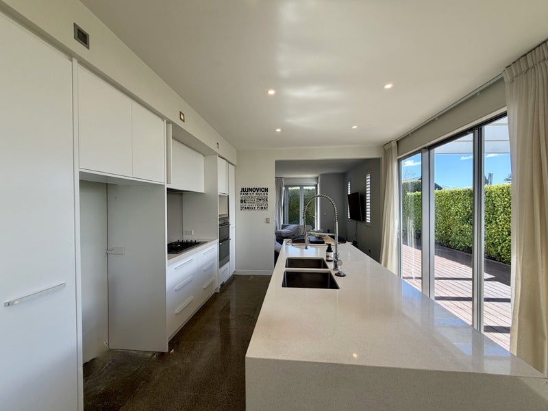 64B Larchwood Avenue, Westmere, Auckland - Carousel 2