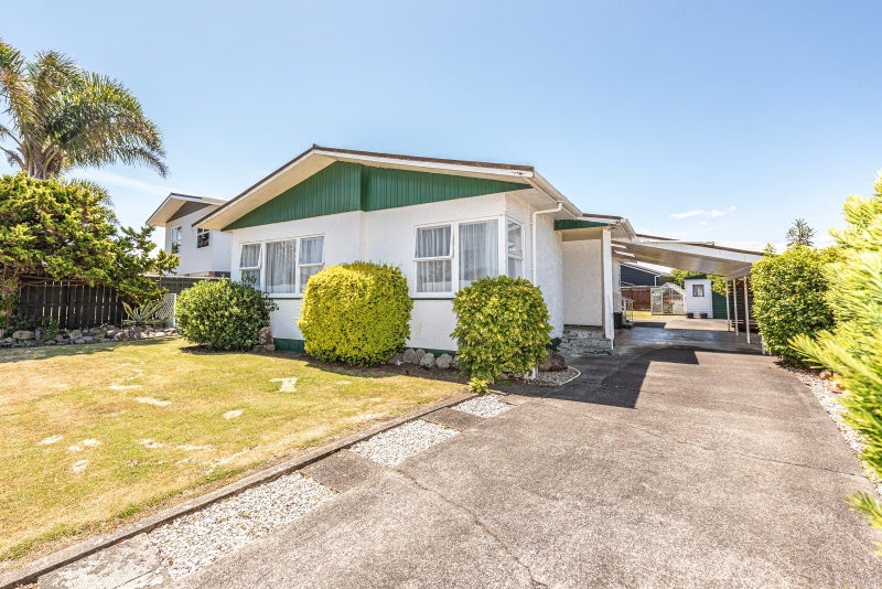 12 Lindsey Crescent, Springvale, Whanganui - Carousel 2