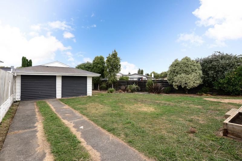 4 Ashurst Avenue, Pukete, Hamilton - Carousel 12