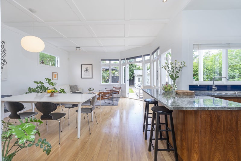 28 Buxton Street, Point Chevalier, Auckland - Carousel 2