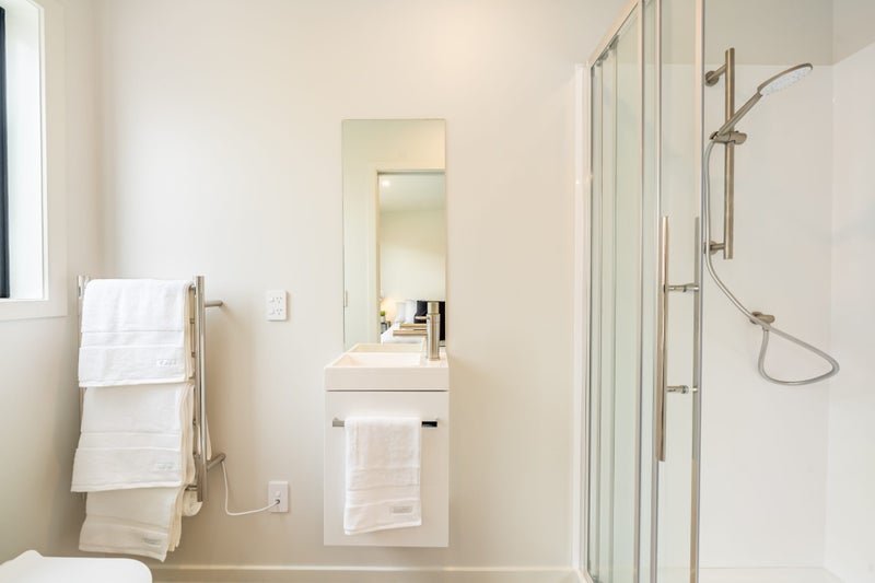 2/92A Cambridge Terrace, Waterloo, Lower Hutt - Carousel 11