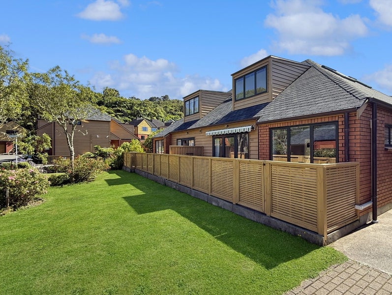 63 Futuna Close, Karori, Wellington - Carousel 1