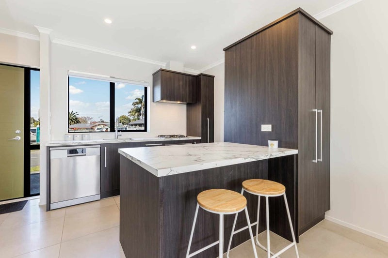 1B Waituarua Drive, Takanini, Auckland - Carousel 2