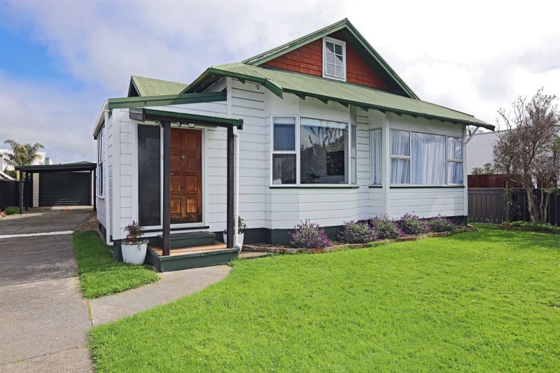704 Queen Street West, Saint Leonards, Hastings - Carousel 13