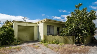 1/104 Budge Street, Riversdale, BLENHEIM - Carousel 1