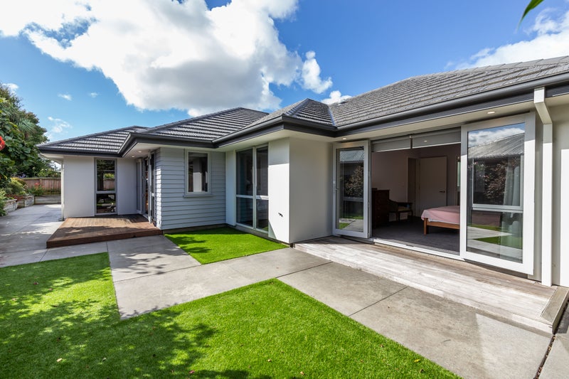 15 Locarno Street, Opawa, Christchurch - Carousel 22