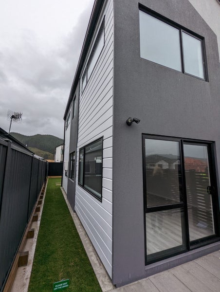 15 Castletown Street, Wallaceville, Upper Hutt - Carousel 2