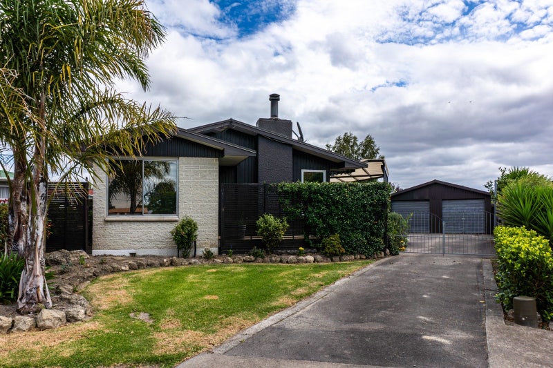 1300 Cardiff Place, Mayfair, Hastings - Carousel 1