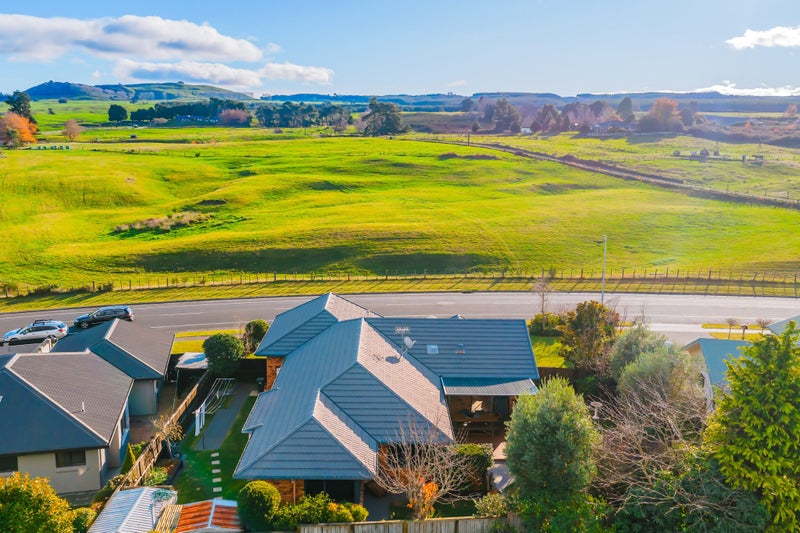35 Acacia Bay Road, Nukuhau, Taupo - Carousel 1