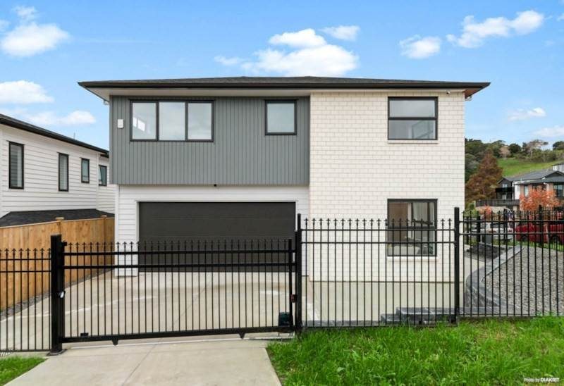 136 Argento Avenue, Flat Bush, Auckland - Carousel 2