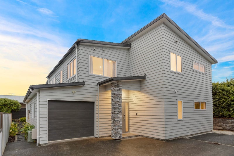 9B Lydia Avenue, Northcote, Auckland - Carousel 1