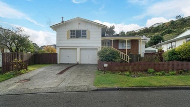 3 Tralee Place, Johnsonville, Wellington - Carousel 1
