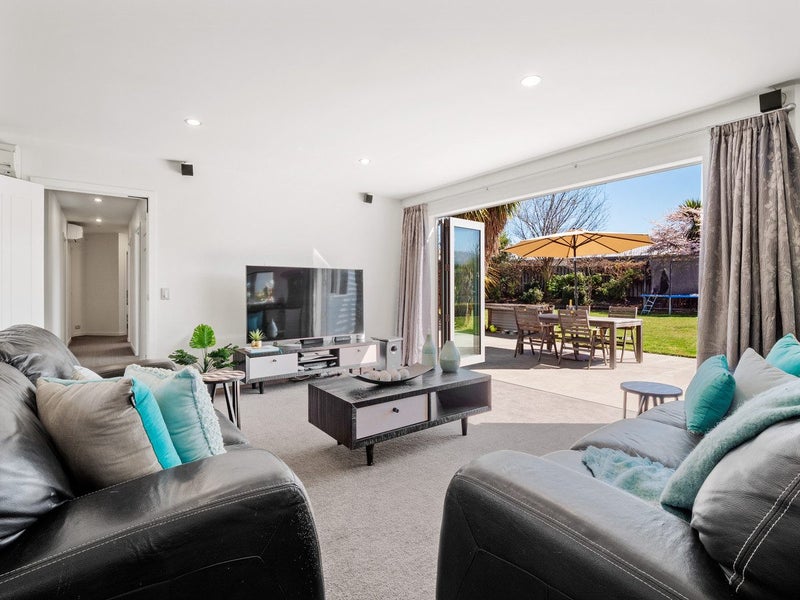 8 Widgeon Place, Lake Hayes, Queenstown - Carousel 2