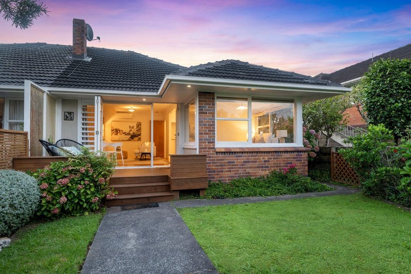 1/5 Dudding Avenue, Northcote, Auckland - Carousel 2