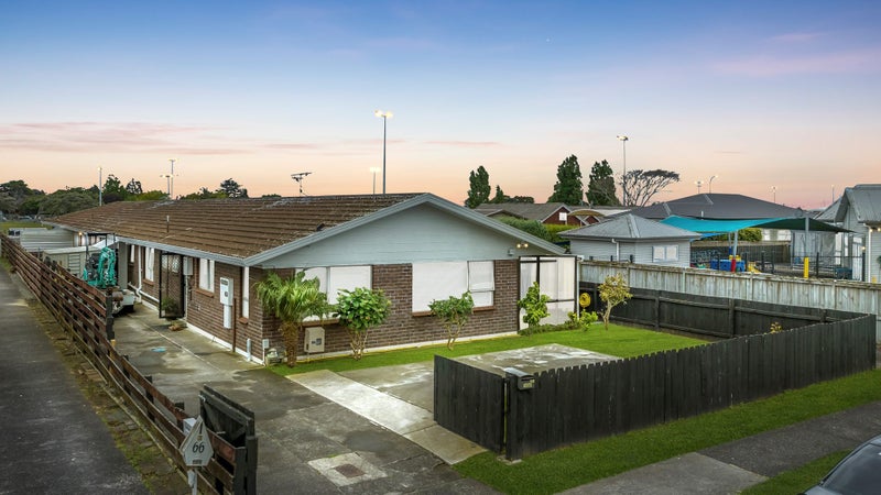 1/68 Glen Avenue, Papatoetoe, Auckland - Carousel 1