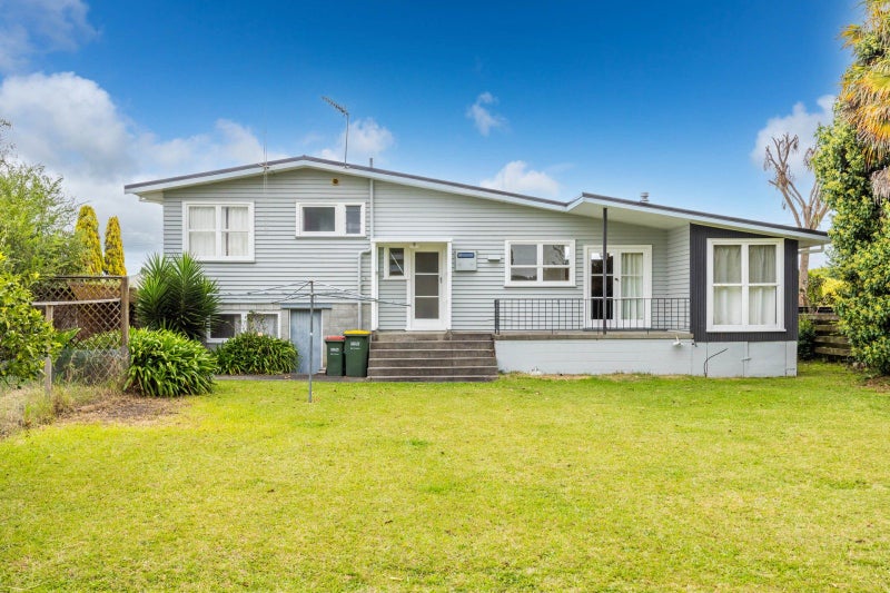 16 Leeds Street, Silverdale, Hamilton - Carousel 1