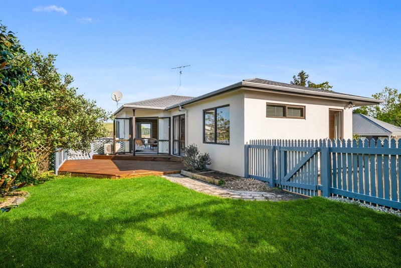 212B Norman Lesser Drive, Saint Johns, Auckland - Carousel 1