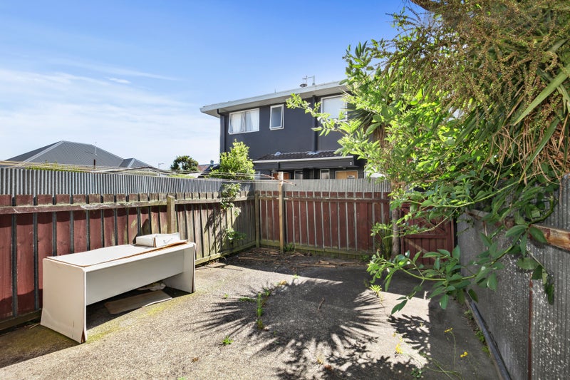 2/30 Epsom Road, Sockburn, Christchurch - Carousel 9