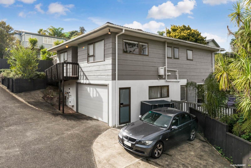 2/30 Carlisle Road, Browns Bay, Auckland - Carousel 1