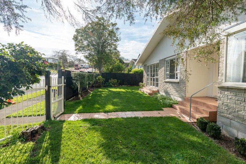 35 Alison Street, Hamilton Lake, Hamilton - Carousel 2
