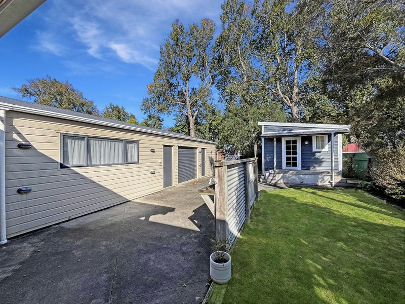 16 Shamrock Street, Takaro, Palmerston North - Carousel 12