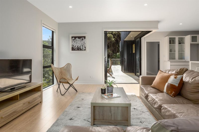 120 Navigation Drive, Whitby, Porirua - Carousel 2