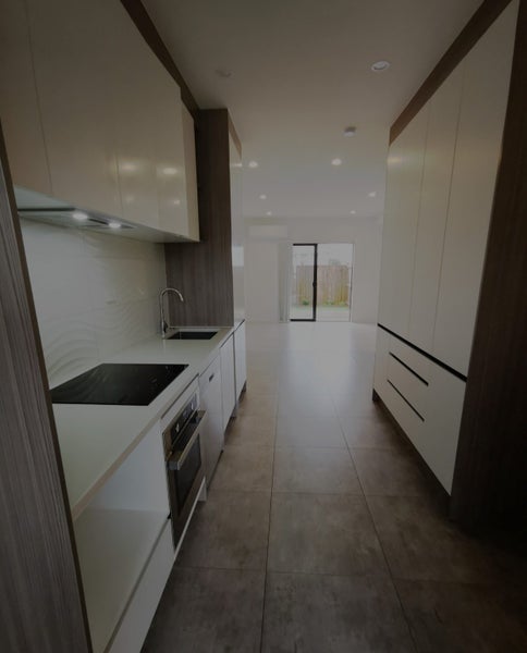 48E Tamatea Avenue, Point England, Auckland - Carousel 13