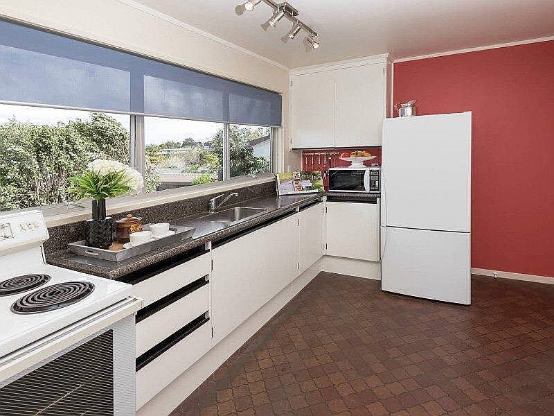 115 Sandspit Road, Shelly Park, Auckland - Carousel 11