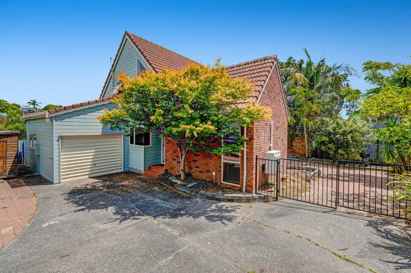 3/3 Gilshennan Valley, Red Beach, Whangaparāoa - Carousel 1