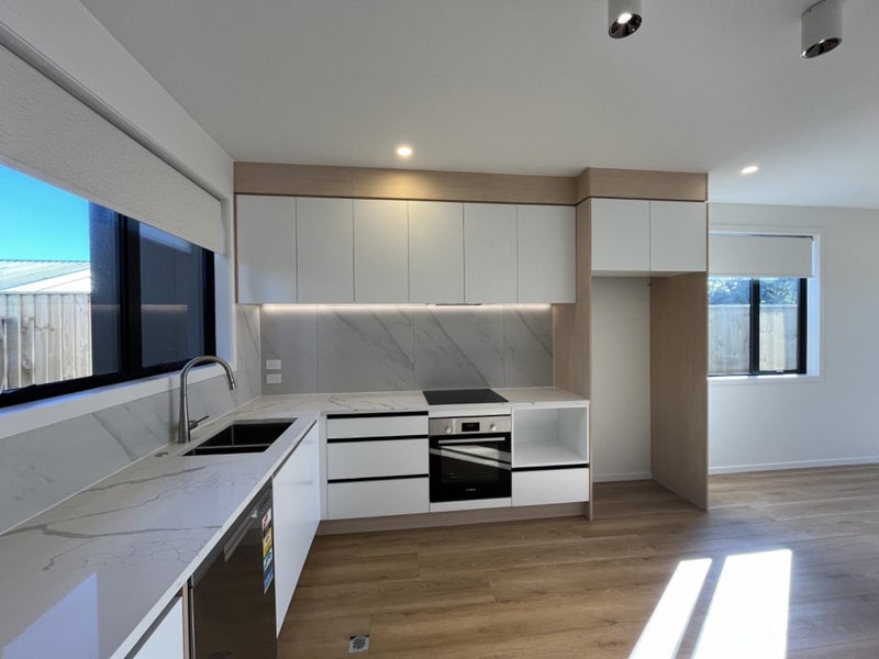 27 Dawnhaven Drive, Te Atatu Peninsula, Auckland - Carousel 2