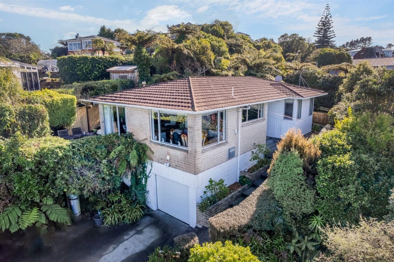 30 Poto Road, Normandale, Lower Hutt - Carousel 1